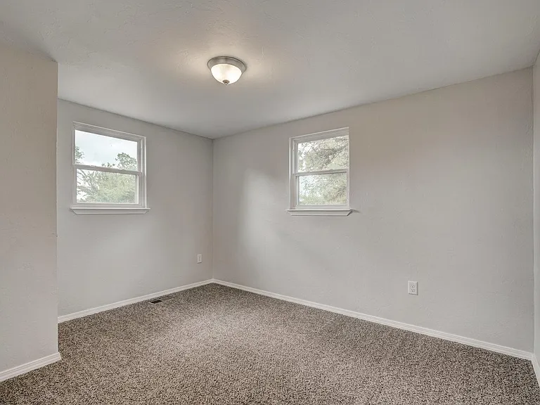 6700 N Coltrane Rd — Photo 12