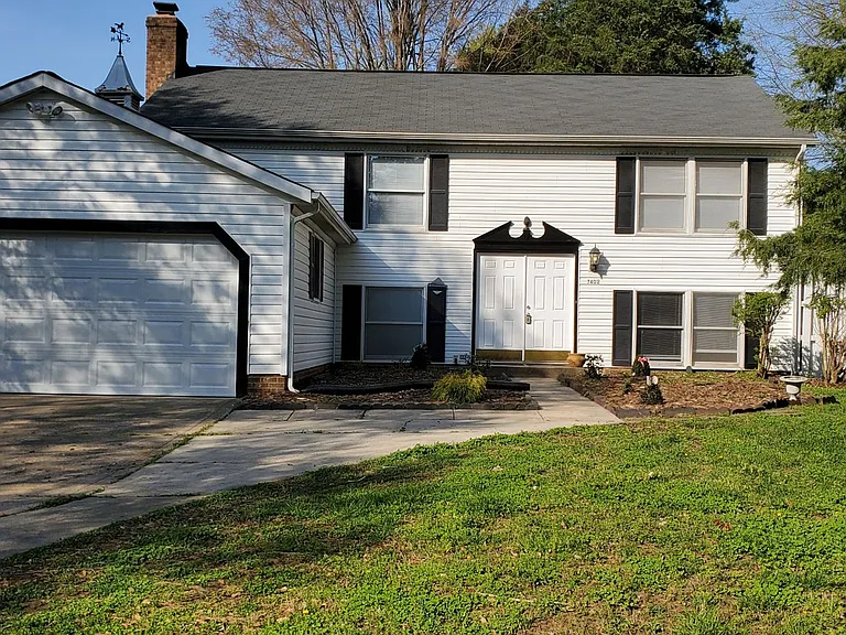 7402 Brigmore Dr — Photo 32
