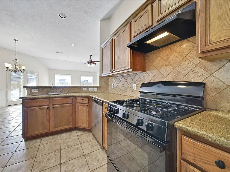 32026 Annice Ln — Photo 4