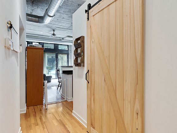 5th image of 1033 W 14th Pl Unit 130