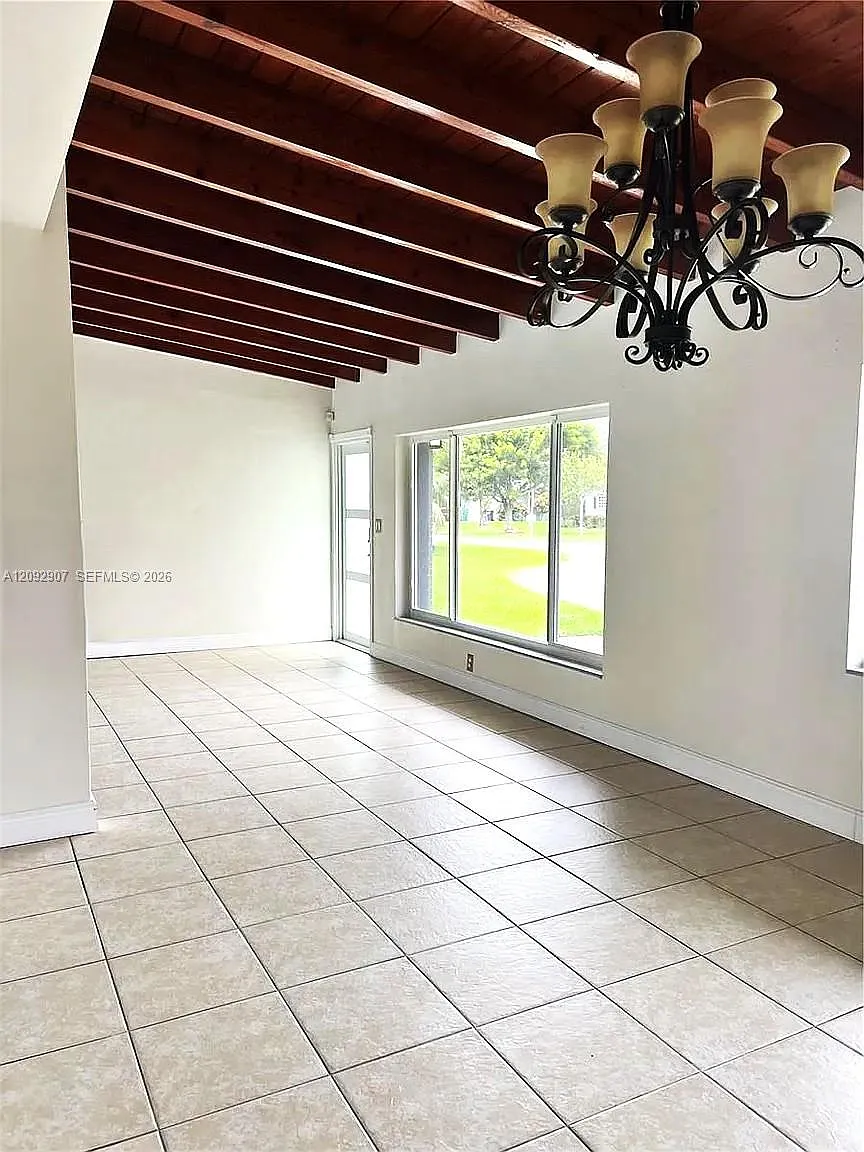 Melody Manor — Photo 4