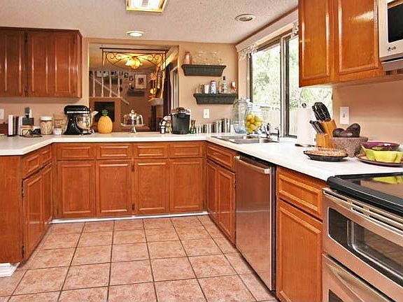 5th image of 13534 Norland St
