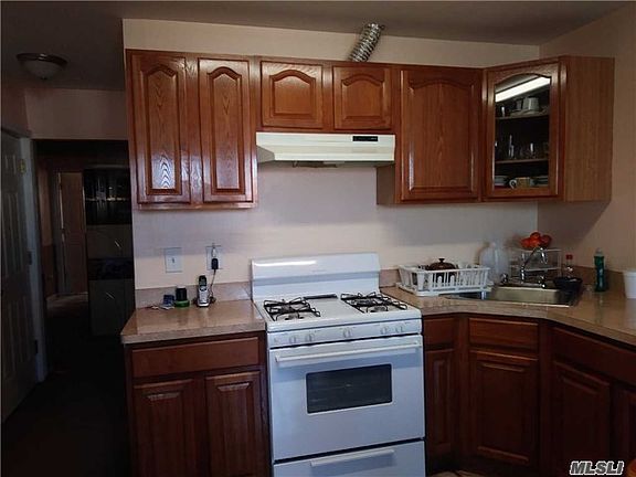 3rd image of 12918 Liberty Ave