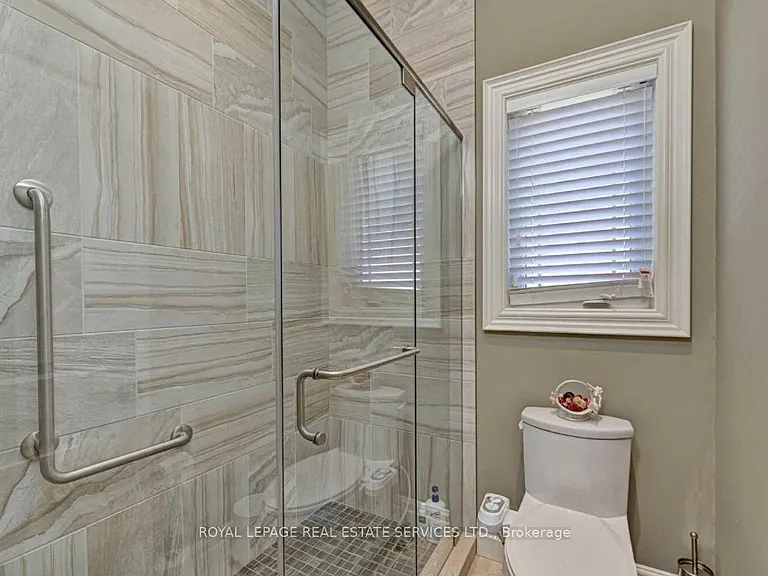 45 Ontario Ct S #LOWER — Photo 9