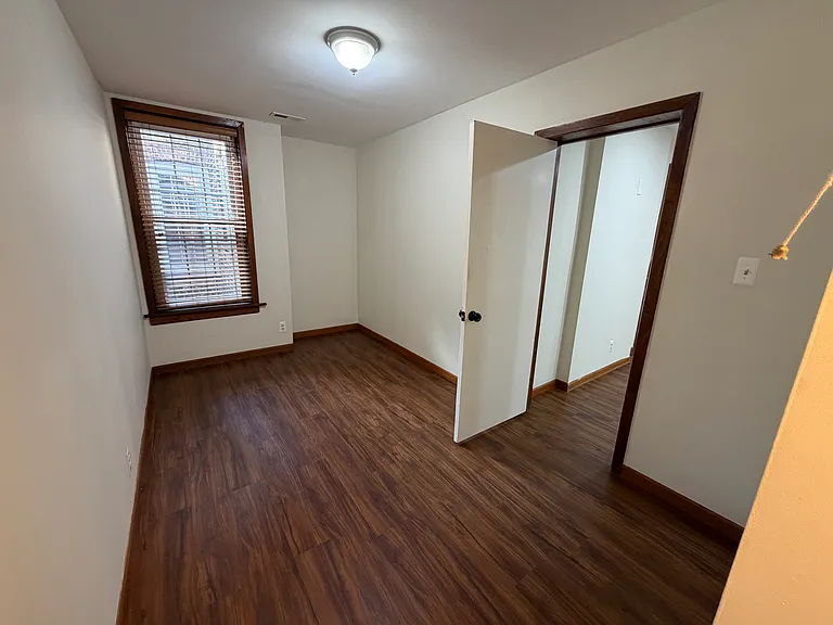 4107 S Archer Ave #1R — Photo 8