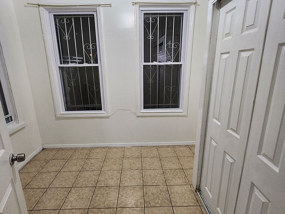 5th image of 39-41 Roseville Ave #3RMS