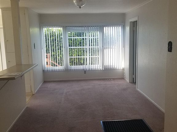 Dinning room with Kitchen to the left