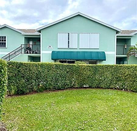 2nd image of 526 Waterside Dr #526