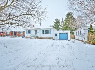 17 Lora St, Saint Catharines, ON L2N 3S4