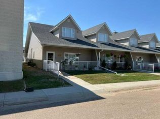 5008A E 49th St, Stettler, AB T0C2L0