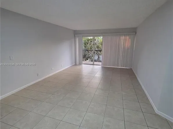 8871 Wiles Rd, Coral Springs, FL 33067