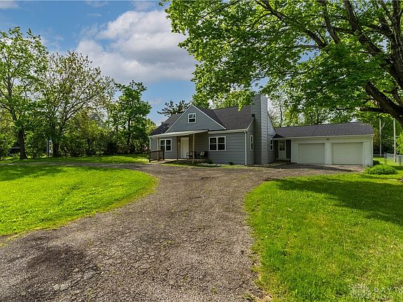 3rd image of 3923 Fieldcrest Dr