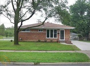 31429 Pierce St, Wayne, MI 48184