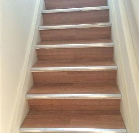 stairs going up to 2nd level