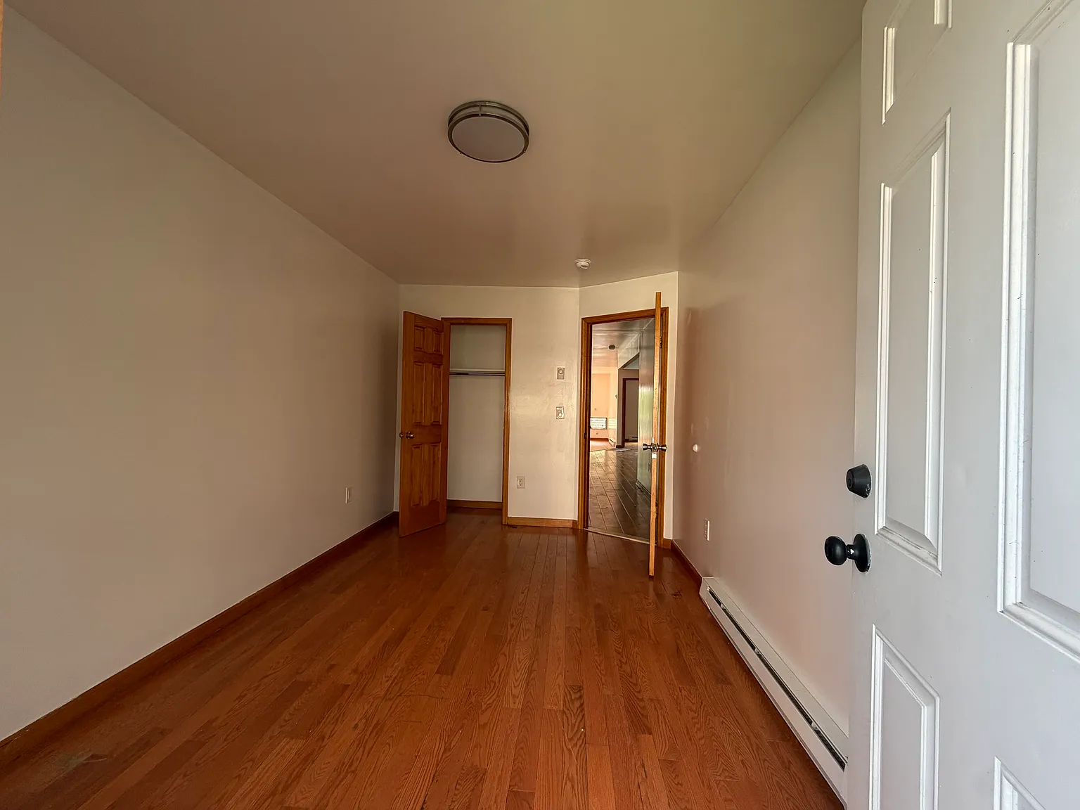 4 bed, 1100 sqft, $4,000 — Photo 3