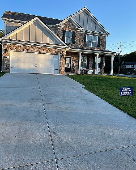 1st image of 1051 Altavista Ln