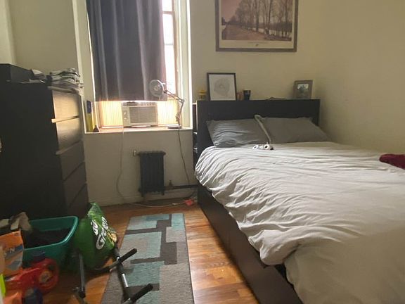 5th image of 84 E 4th St APT 2