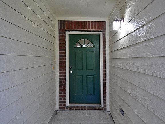 2nd image of 2814 Woodspring Forest Dr