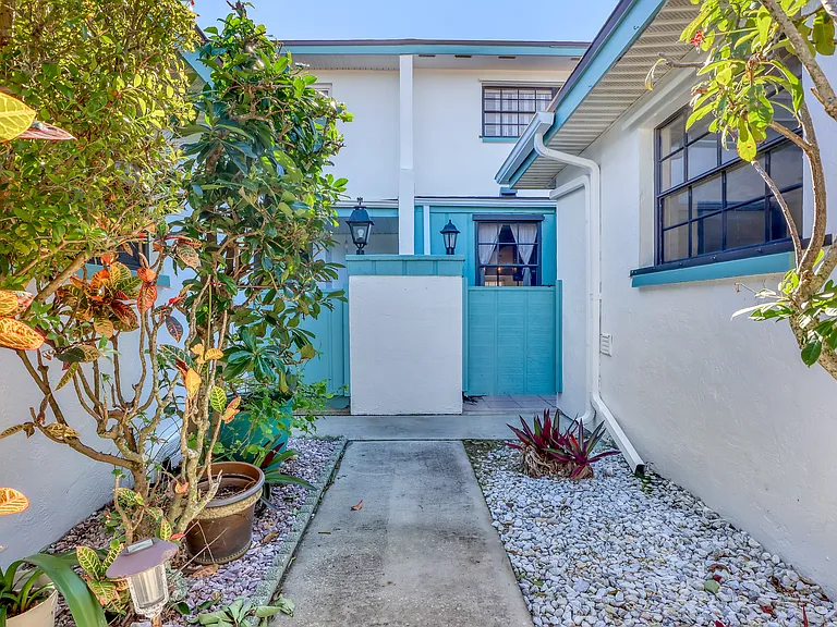 265 Kings Way — Photo 4