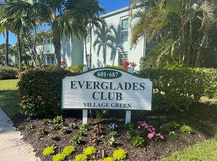 685 12th Ave S #1, Naples, FL 34102
