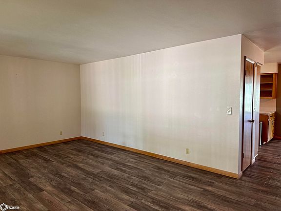 5th image of 1103 Ridgeway Dr