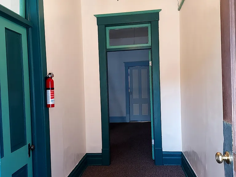 520 W Mercury St — Photo 16