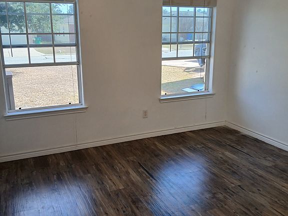 2nd image of 2901 Don Hill Ln