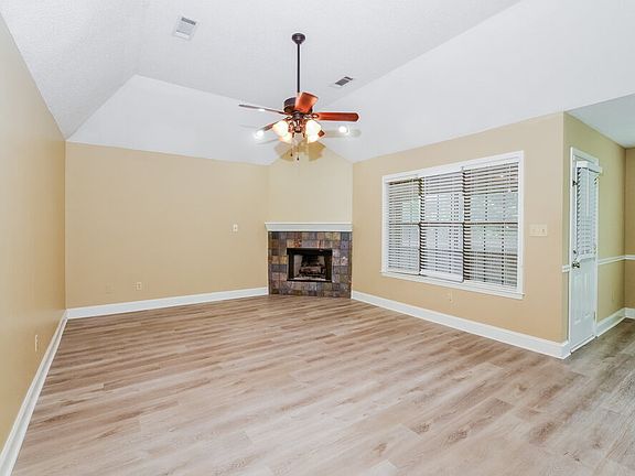 3rd image of 10264 Amanda Dr