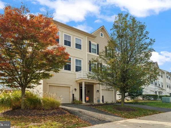3057 Chinkapin Oak Ln, Woodbridge, VA 22191
