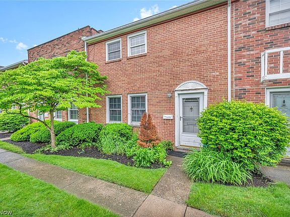 3rd image of 24534 Clareshire Dr #8G