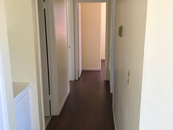3rd image of 4347 Queensboro Way
