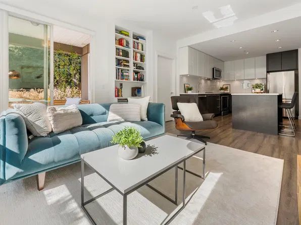 2382 Atkins Ave #116, Pt Coquitlam, BC V3C 0G7