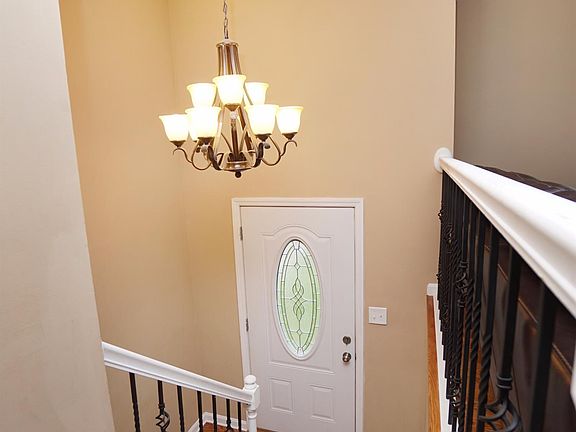 3rd image of 797 Laverty Ln