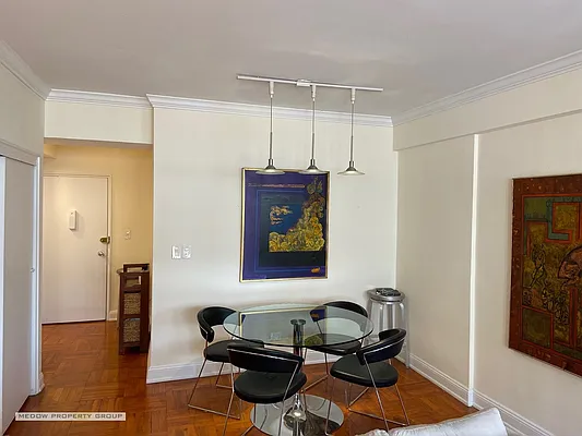 Rented by Medow Property | media 17