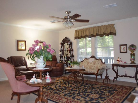 4th image of 211 Windmill Oaks Ave