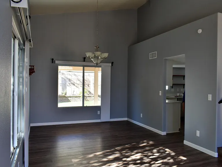 2065 N Jennifer Ave — Photo 11