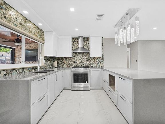 3rd image of 4225 SW 133rd Ct #4225