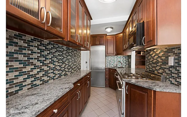 Rented by Douglas Elliman | media 7