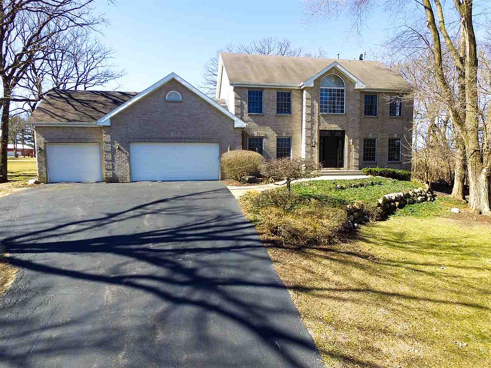 1st image of 228 Eaglewood Pl