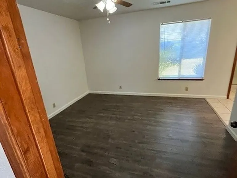 1806 E Laurel Ave — Photo 11