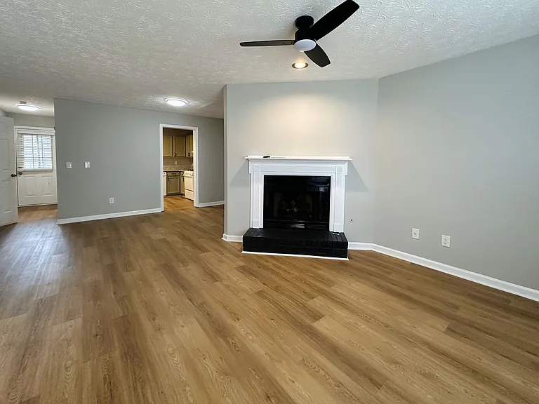 1016 Kennesborough Rd NW — Photo 6