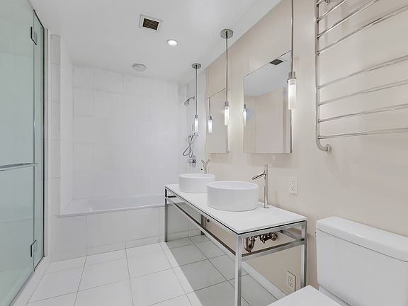 4th image of 15 Broad St APT 2308