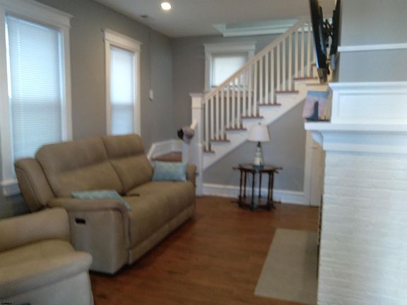 3rd image of 42 N Annapolis Ave