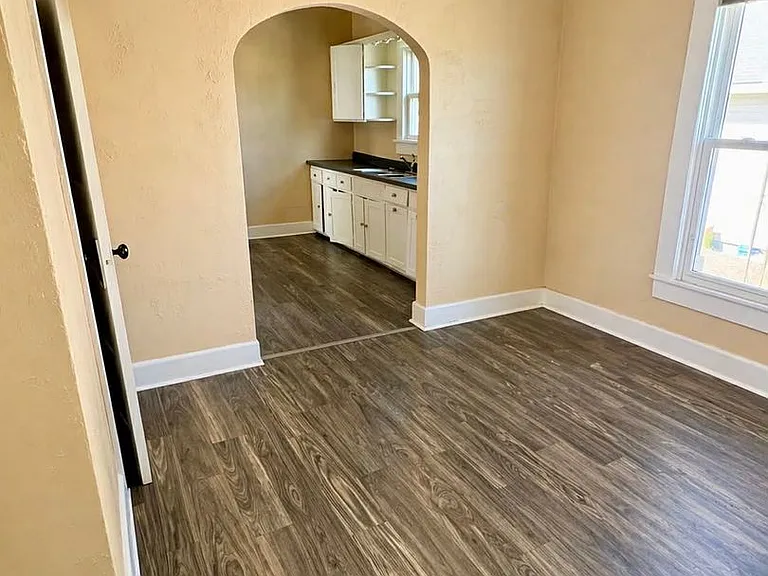 115 Humble Ave — Photo 4