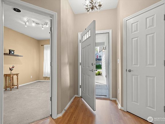 5th image of 10807 NE 53rd Court
