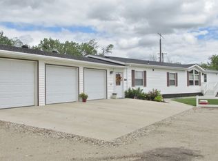 222 2nd St SE, Rugby, ND 58368