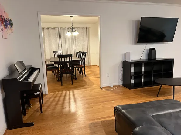 5200 Camberley Ave, Bethesda, MD 20814