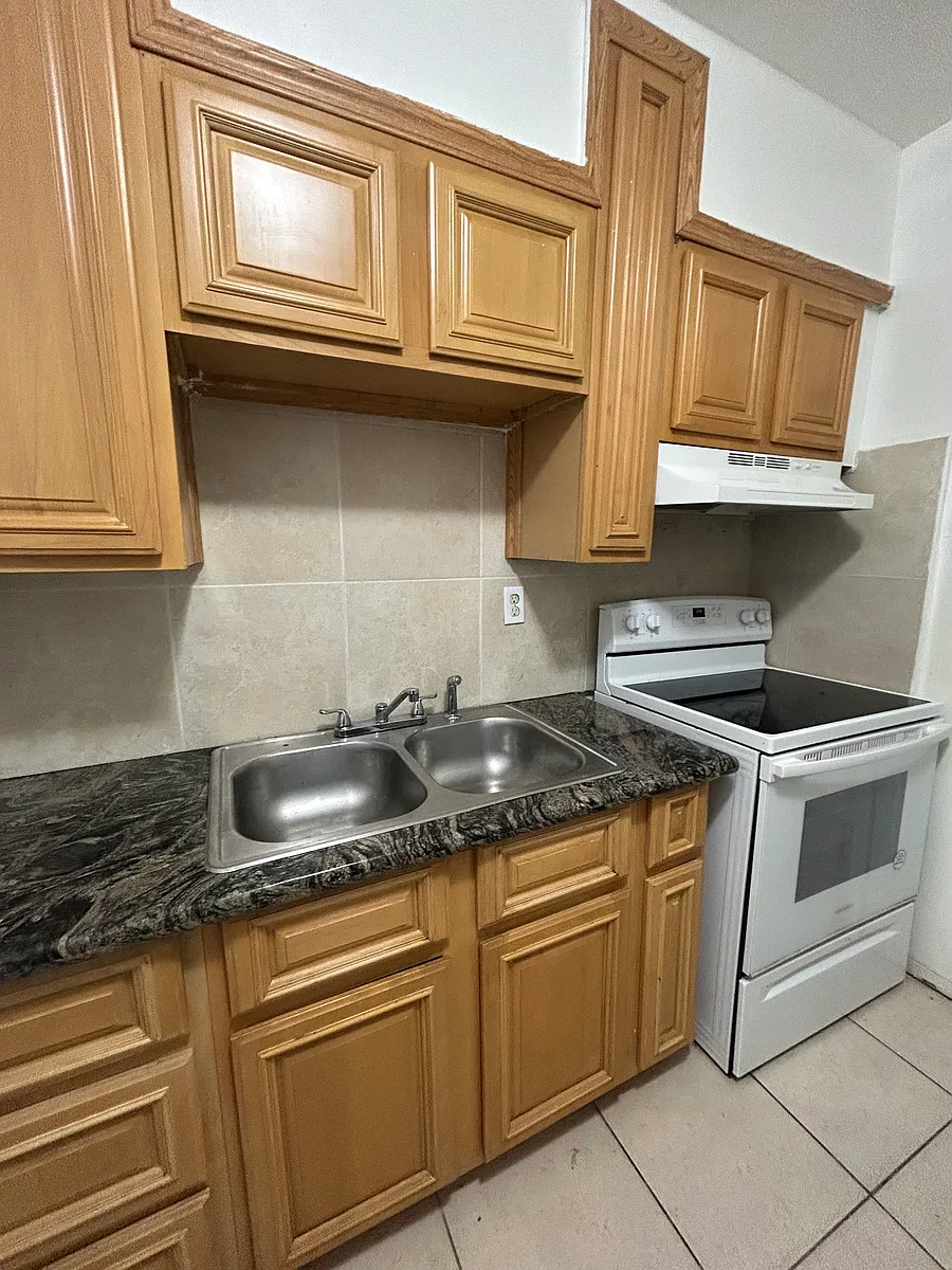 Building Photo - 1220 NE 110th Ter #B