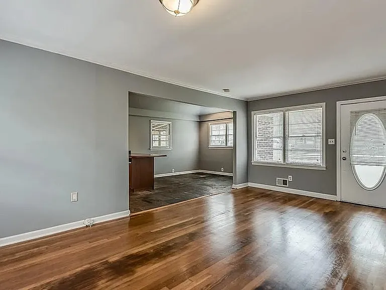 3129 Robin Rd — Photo 3