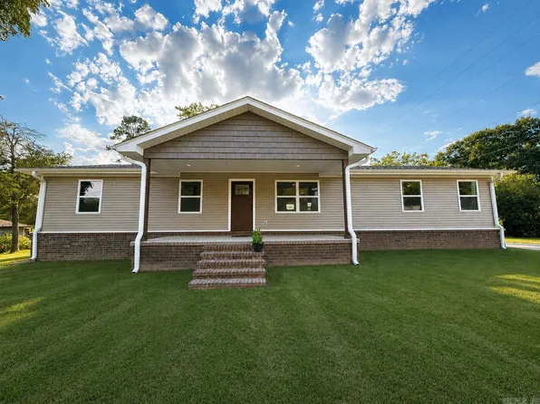305 Farris St, Clarksville, AR 72830